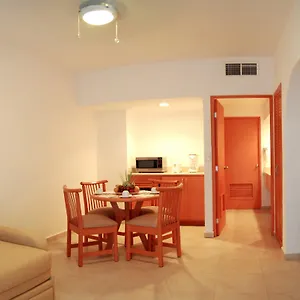 laguna-suites-golf-spa.quintano-roohotels.com/